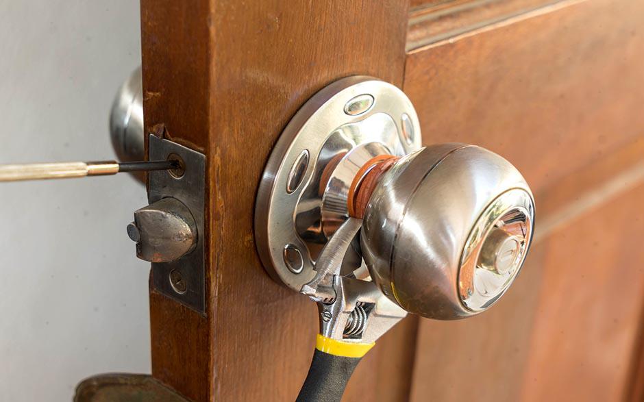 changer serrure porte fermée Levallois-Perret